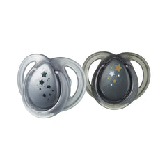 Tommee Tippee Midnight Skies Orthodontic Pacifier, 0-6 months – 2 Count (Pack of 1)