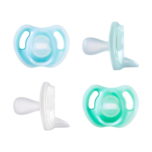 Tommee Tippee Ultra-Light Silicone Pacifier, Symmetrical One-Piece Design, BPA-Free Silicone Binkies, 0-6 months, Pack of 4 Pacifiers
