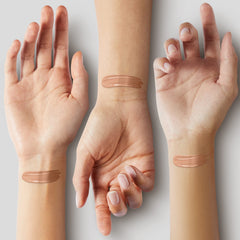 Covergirl -Simply Ageless 3-in-1 Liquid Foundation Infused with Hyaluronic Complex, Vitamin C and Niacinamide - Hydrating Formula, 100% Cruelty-Free